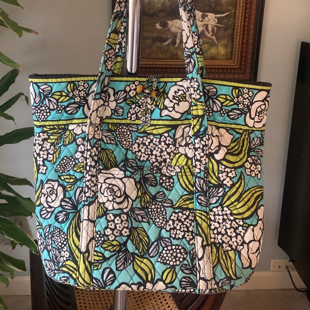 Beautiful Vera Bradley Large Tote Bag